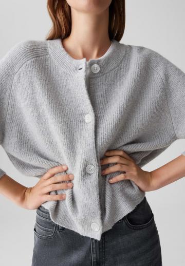 Вязаный жилет