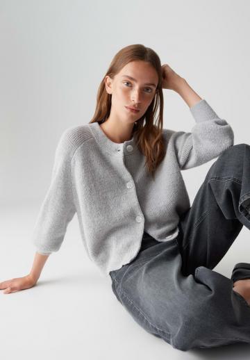 Вязаный жилет