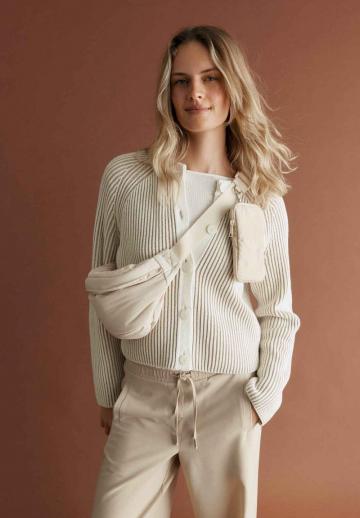 Вязаная кофта