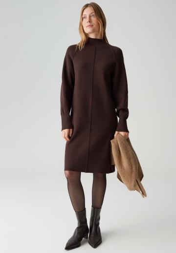 Вязаное платье