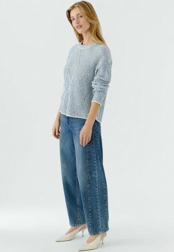 Пуловер в полоску