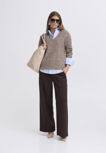 Пуловер с вырезом V