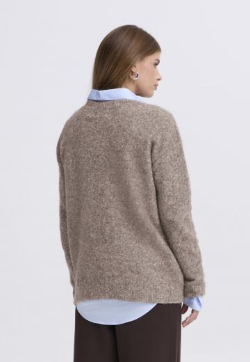 Пуловер с вырезом V