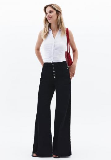 Клешеные джинсы