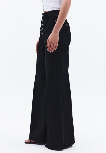 Клешеные джинсы