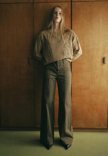 Клешеные брюки