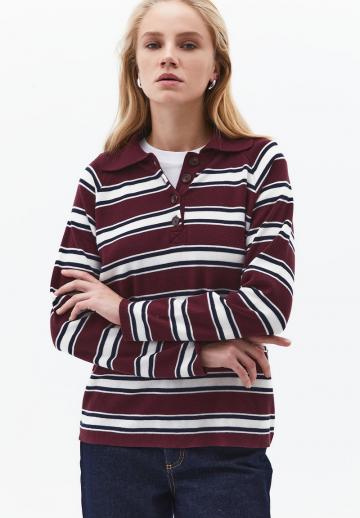 Пуловер с воротником поло