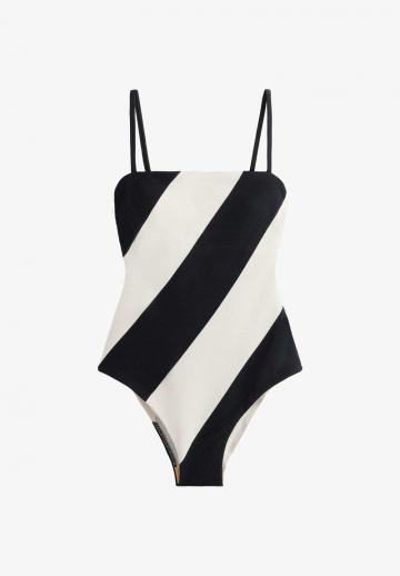 Слитный купальник