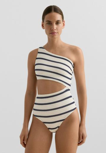 Слитный купальник