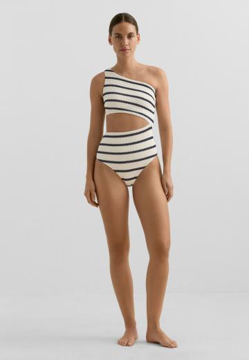 Слитный купальник