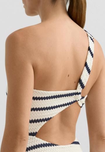 Слитный купальник