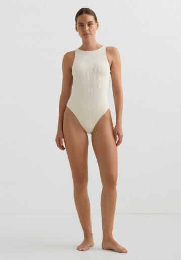 Слитный купальник