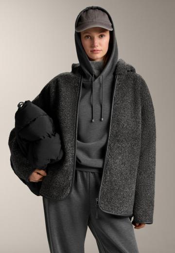 Спортивная толстовка