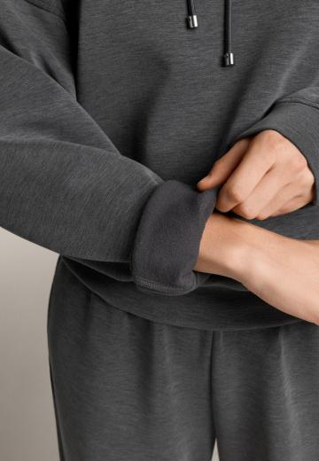 Спортивная толстовка