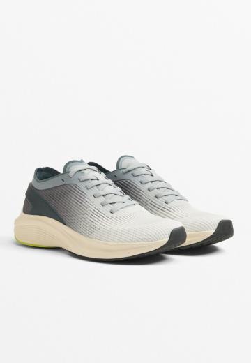 Беговые кроссовки