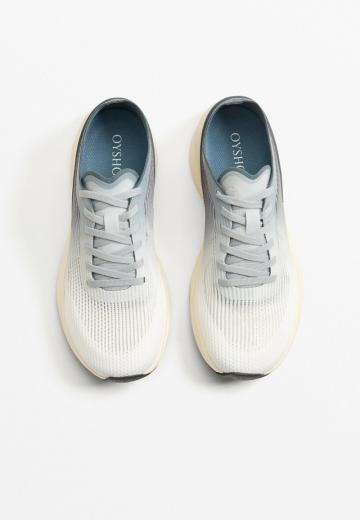 Беговые кроссовки