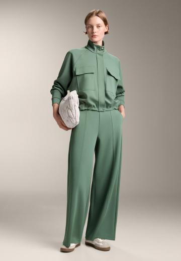 Куртка с накладнымит карманами