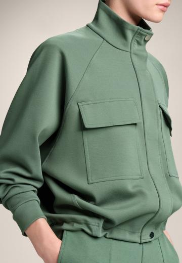 Куртка с накладнымит карманами