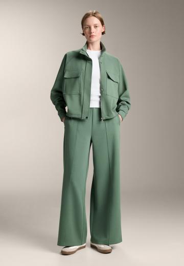 Куртка с накладнымит карманами