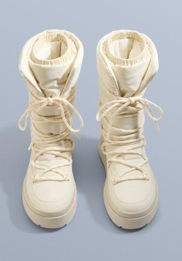 Спортивные сапоги