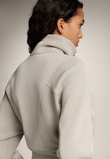 Спортивная толстовка