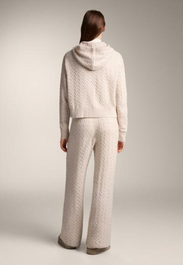 Вязаный жилет