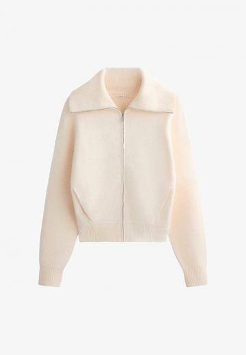 Вязаный жилет