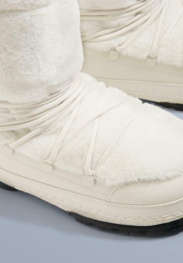 Спортивные сапоги