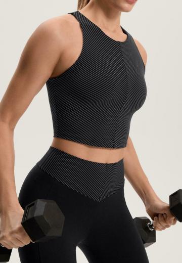 Спортивный топ