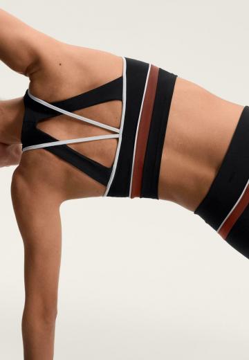 Спортивный топ