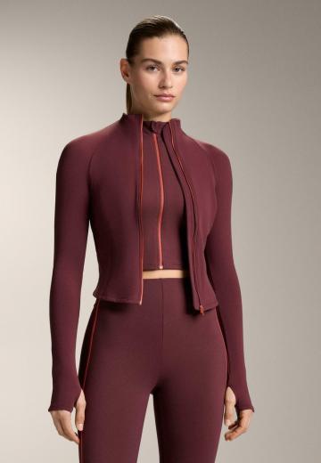 Спортивная куртка