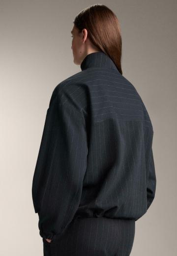 Спортивная куртка