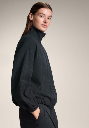 Спортивная куртка