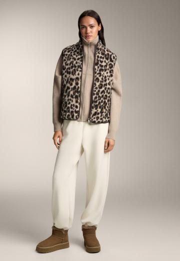 Пуховой жилет