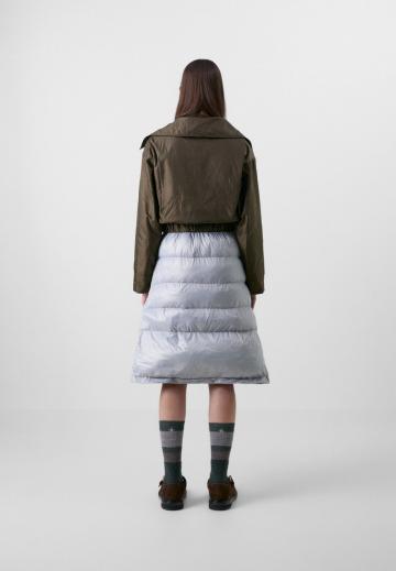 Юбка с накладными карманами