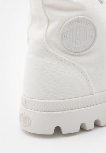 Ботинки на шнуровке