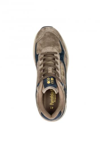 Тренировочные кроссовки