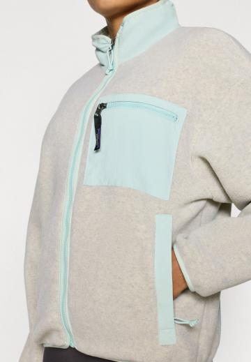 Спортивная куртка