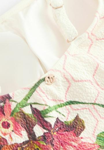 Слитный купальник