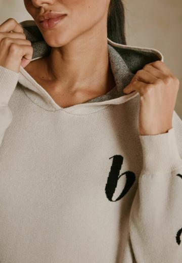 Пуловер с капюшоном