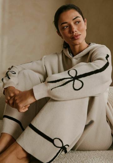 Пуловер с капюшоном