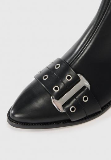 Сапожки на танкетке