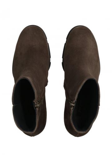 Высокие сапоги