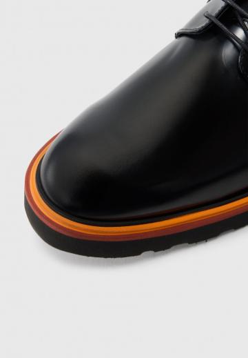 Ботинки на шнуровке