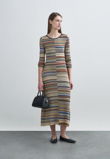 Вязаное платье