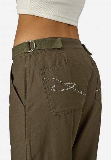 Брюки с накладными карманами