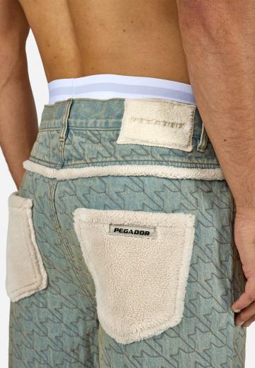 Прямые джинсы