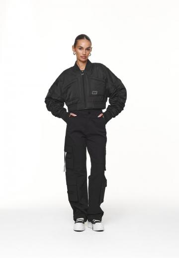 Брюки с накладными карманами