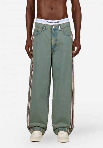 Прямые джинсы