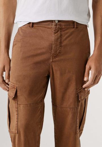 Брюки с накладными карманами
